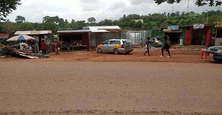 WR: Taxi driver drives into stall at Effia Nkwanta, suffers head injury