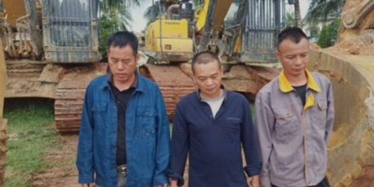 Galamsey: Three Chinese arrested, two excavators seized at Akyem Abaam