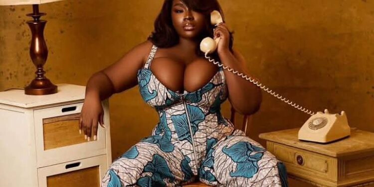 Maame Serwaa Sets Tongues Wagging As She Drops Sũltry Photos To Celebrate Her 25th Birthday