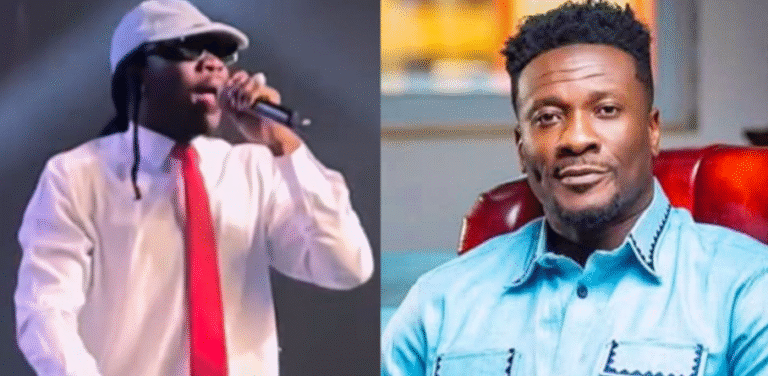 Asamoah Gyan completely ignored Stonebwoy while he was performing on stage.